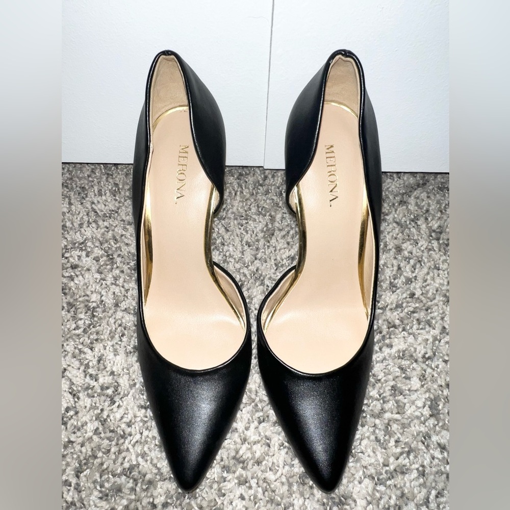 MERONA / EUC Black Faux Leather Pointed Toe Pumps / Womens 6